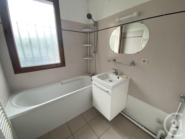 Afficher la photo en grand Appartement F3 à louer - 3 pièces - 59.93 m2 - CERGY - 95 - ILE-DE-FRANCE - Century 21 Osmose