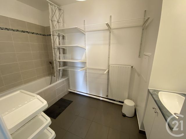 Appartement F4 à louer - 4 pièces - 66.03 m2 - CERGY - 95 - ILE-DE-FRANCE - Century 21 Osmose Appartement F4 à louer - 4 pièces - 66.03 m2 - CERGY - 95 - ILE-DE-FRANCE - Century 21 Osmose