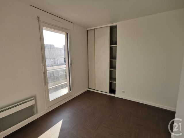 Afficher la photo en grand Appartement F3 à vendre - 3 pièces - 70.11 m2 - PONTOISE - 95 - ILE-DE-FRANCE - Century 21 Osmose