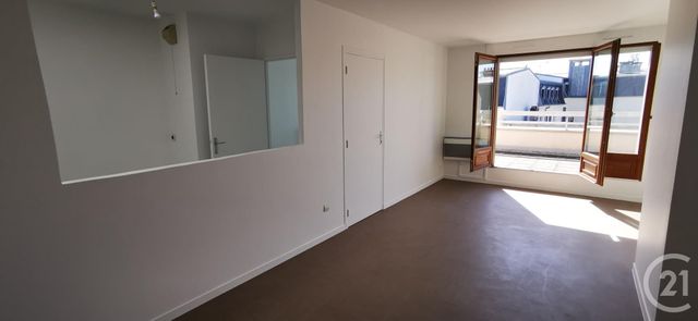 Afficher la photo en grand Appartement F3 à vendre - 3 pièces - 70.11 m2 - PONTOISE - 95 - ILE-DE-FRANCE - Century 21 Osmose