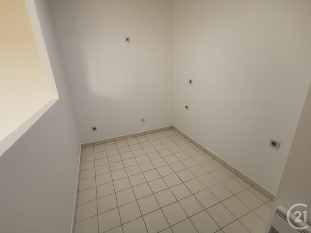 Afficher la photo en grand Appartement F3 à vendre - 3 pièces - 70.11 m2 - PONTOISE - 95 - ILE-DE-FRANCE - Century 21 Osmose
