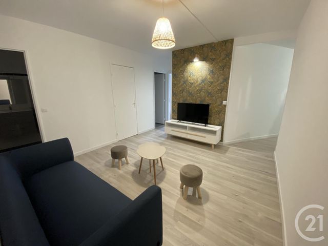Afficher la photo en grand Appartement F6 à louer - 6 pièces - 100.73 m2 - CERGY - 95 - ILE-DE-FRANCE - Century 21 Osmose