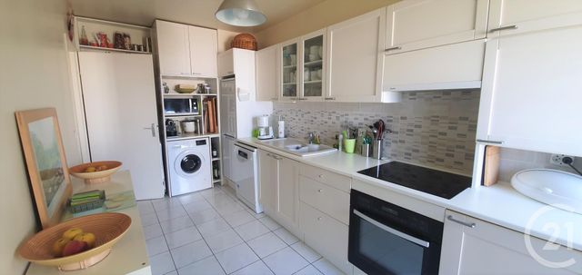 Appartement F3 à vendre - 3 pièces - 75.63 m2 - CERGY - 95 - ILE-DE-FRANCE - Century 21 Osmose Appartement F3 à vendre - 3 pièces - 75.63 m2 - CERGY - 95 - ILE-DE-FRANCE - Century 21 Osmose