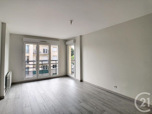 Afficher la photo en grand Appartement F3 à louer - 3 pièces - 63.48 m2 - PONTOISE - 95 - ILE-DE-FRANCE - Century 21 Osmose