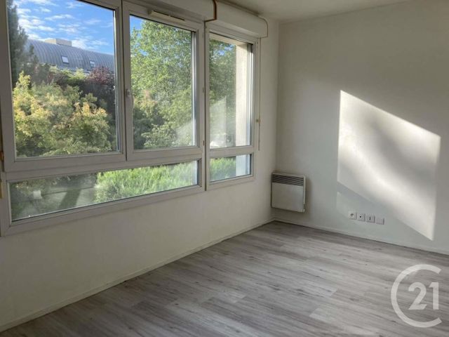 Afficher la photo en grand Appartement F1 à vendre - 1 pièce - 25.9 m2 - CERGY - 95 - ILE-DE-FRANCE - Century 21 Osmose