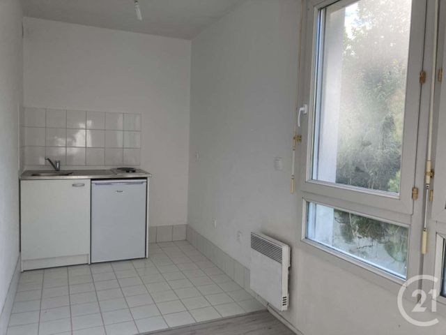 Afficher la photo en grand Appartement F1 à vendre - 1 pièce - 25.9 m2 - CERGY - 95 - ILE-DE-FRANCE - Century 21 Osmose