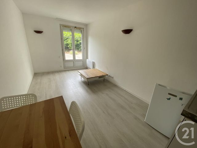 Afficher la photo en grand Studio à louer - 1 pièce - 17.6 m2 - CERGY - 95 - ILE-DE-FRANCE - Century 21 Osmose