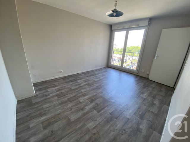 Appartement F1 à louer - 1 pièce - 21.8 m2 - CERGY - 95 - ILE-DE-FRANCE - Century 21 Osmose