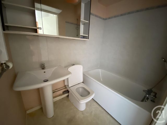 Appartement F1 à louer - 1 pièce - 21.8 m2 - CERGY - 95 - ILE-DE-FRANCE - Century 21 Osmose