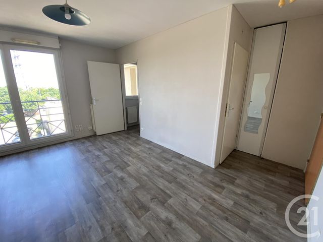 Appartement F1 à louer - 1 pièce - 21.8 m2 - CERGY - 95 - ILE-DE-FRANCE - Century 21 Osmose