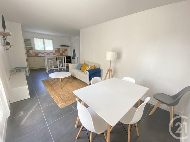 Appartement F4 à louer - 4 pièces - 81.81 m2 - CERGY - 95 - ILE-DE-FRANCE - Century 21 Osmose