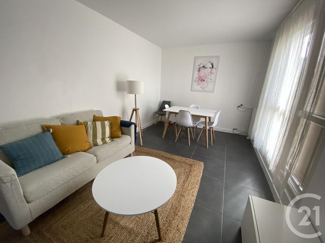 Appartement F4 à louer - 4 pièces - 81.81 m2 - CERGY - 95 - ILE-DE-FRANCE - Century 21 Osmose