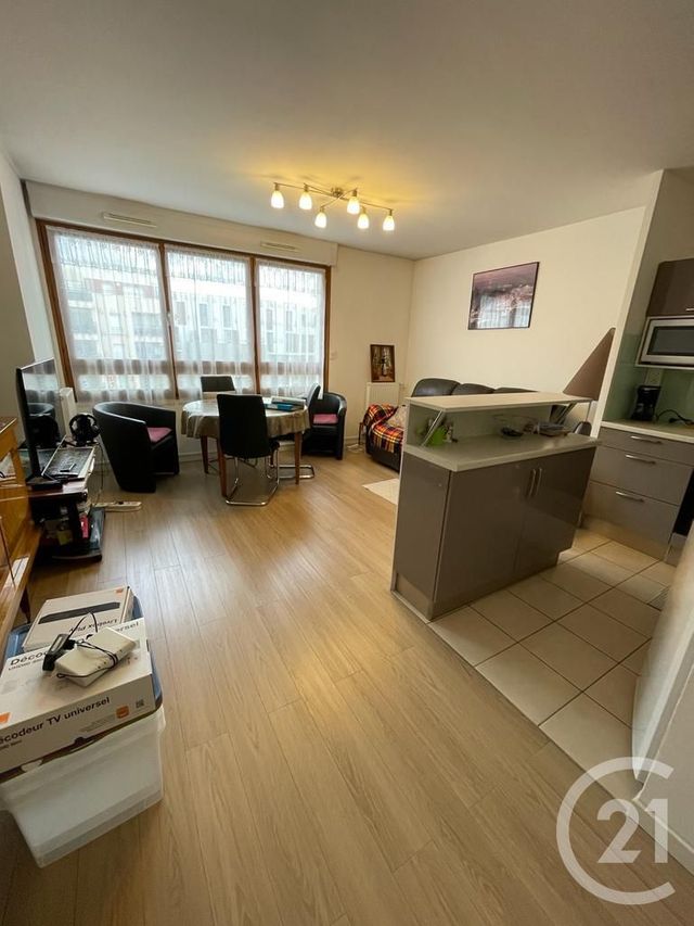 Appartement F3 à vendre - 3 pièces - 59.01 m2 - CERGY - 95 - ILE-DE-FRANCE - Century 21 Osmose