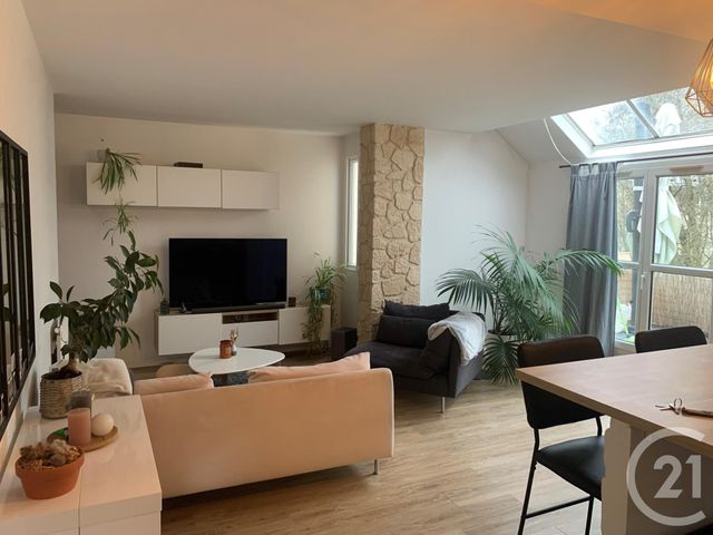 Appartement F3 à vendre - 3 pièces - 72.52 m2 - CERGY - 95 - ILE-DE-FRANCE - Century 21 Osmose