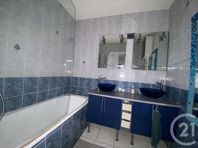 Appartement F3 à louer - 3 pièces - 65.25 m2 - CERGY - 95 - ILE-DE-FRANCE - Century 21 Osmose