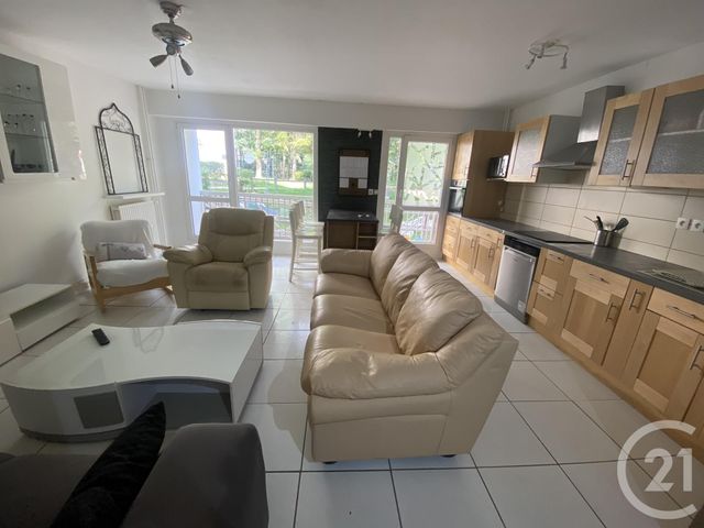 Appartement F4 à louer - 4 pièces - 79.74 m2 - CERGY - 95 - ILE-DE-FRANCE - Century 21 Osmose