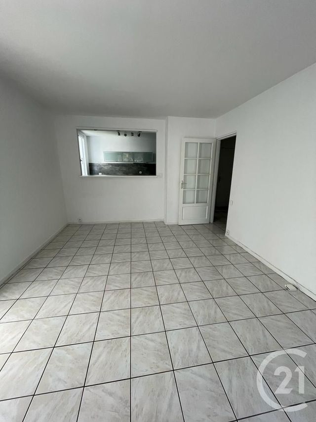 Appartement F4 à vendre - 4 pièces - 81.66 m2 - CERGY - 95 - ILE-DE-FRANCE - Century 21 Osmose