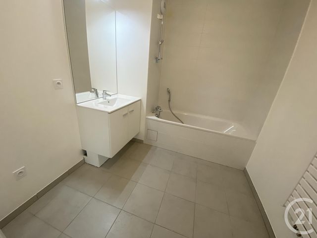 Appartement F2 à louer - 2 pièces - 56.35 m2 - JOUY LE MOUTIER - 95 - ILE-DE-FRANCE - Century 21 Osmose
