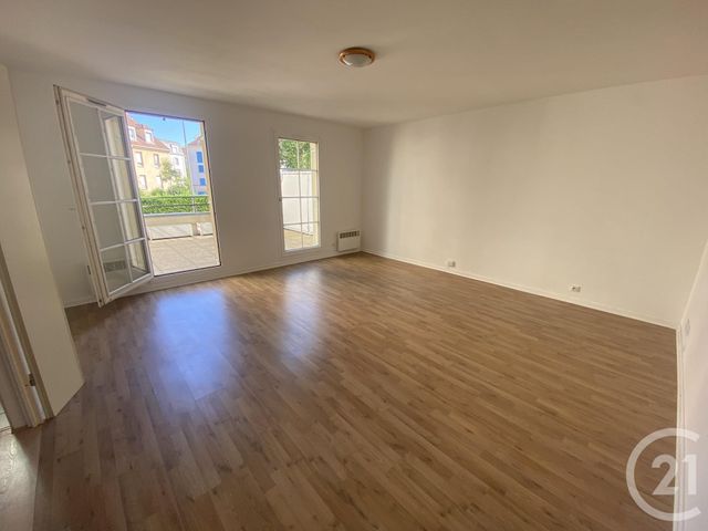 Appartement F2 à louer - 2 pièces - 56.05 m2 - CERGY - 95 - ILE-DE-FRANCE - Century 21 Osmose