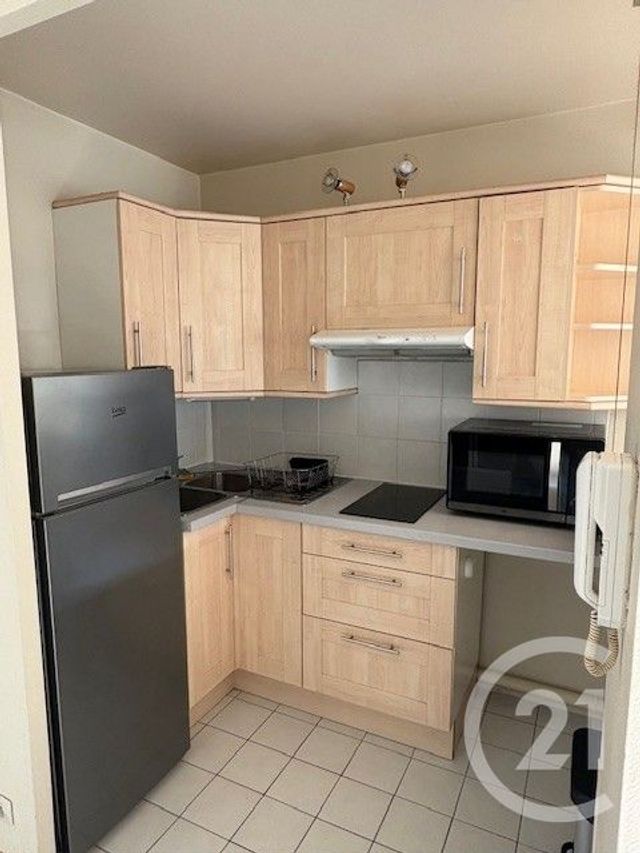Appartement F1 à louer - 1 pièce - 27.56 m2 - CERGY - 95 - ILE-DE-FRANCE - Century 21 Osmose