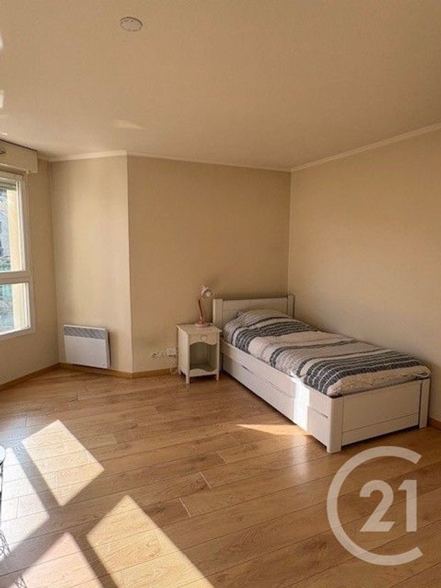 Appartement F1 à louer - 1 pièce - 27.56 m2 - CERGY - 95 - ILE-DE-FRANCE - Century 21 Osmose