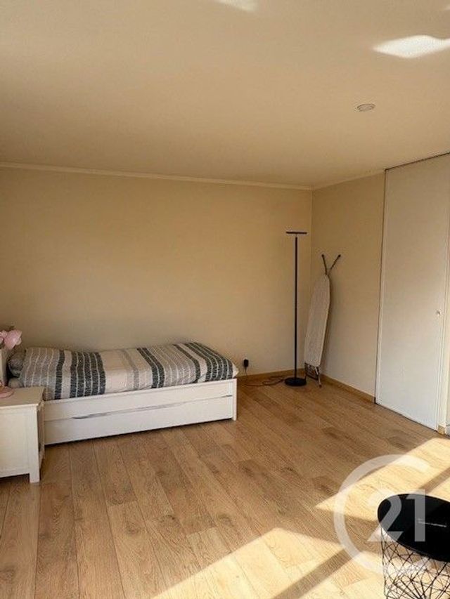 Appartement F1 à louer - 1 pièce - 27.56 m2 - CERGY - 95 - ILE-DE-FRANCE - Century 21 Osmose