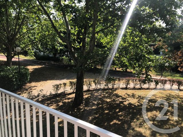 Appartement F4 à louer - 4 pièces - 82.27 m2 - CERGY - 95 - ILE-DE-FRANCE - Century 21 Osmose