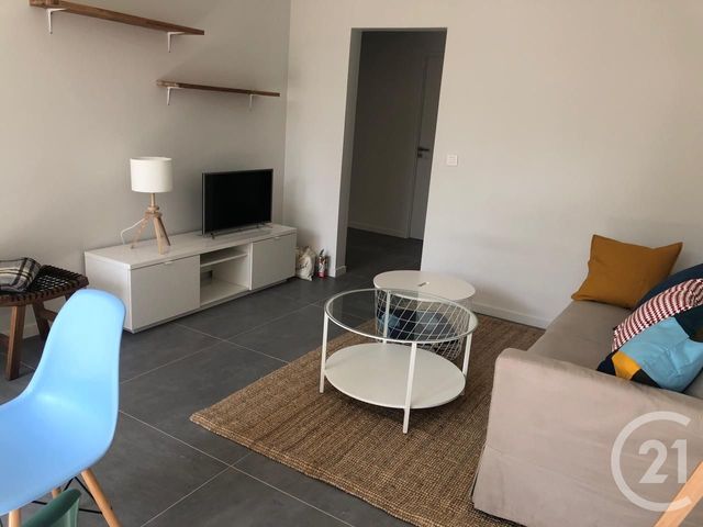 Appartement F4 à louer - 4 pièces - 82.27 m2 - CERGY - 95 - ILE-DE-FRANCE - Century 21 Osmose