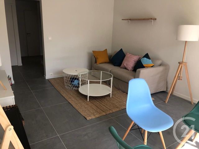 Appartement F4 à louer - 4 pièces - 82.27 m2 - CERGY - 95 - ILE-DE-FRANCE - Century 21 Osmose