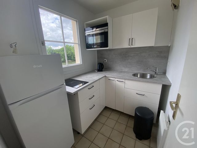 Appartement Studio à louer - 1 pièce - 31.17 m2 - CERGY - 95 - ILE-DE-FRANCE - Century 21 Osmose