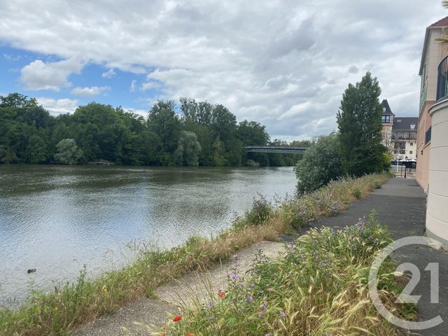 Appartement Studio à louer - 1 pièce - 31.17 m2 - CERGY - 95 - ILE-DE-FRANCE - Century 21 Osmose