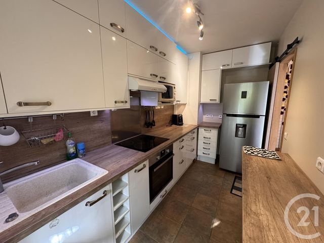 Appartement F4 à louer - 4 pièces - 78.4 m2 - CERGY - 95 - ILE-DE-FRANCE - Century 21 Osmose