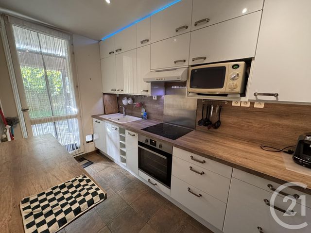 Appartement F4 à louer - 4 pièces - 78.4 m2 - CERGY - 95 - ILE-DE-FRANCE - Century 21 Osmose