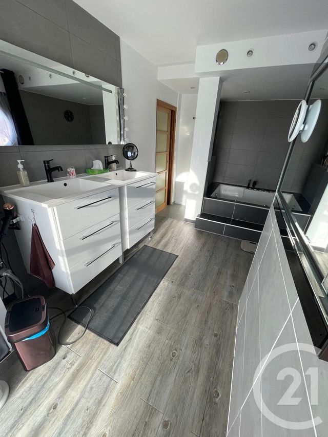 Afficher la photo en grand Appartement à vendre - 6 pièces - 162.08 m2 - CERGY - 95 - ILE-DE-FRANCE - Century 21 Osmose