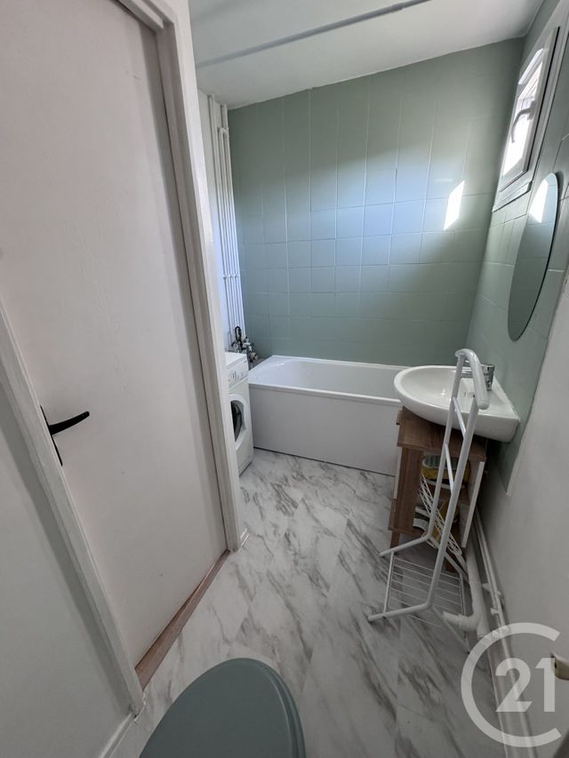 Appartement F1 à louer - 1 pièce - 36.41 m2 - L ISLE ADAM - 95 - ILE-DE-FRANCE - Century 21 Osmose