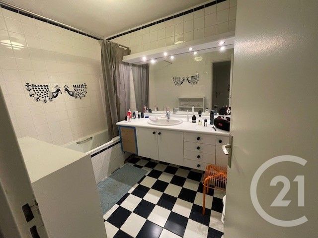 Appartement F4 à vendre - 4 pièces - 80.8 m2 - CERGY - 95 - ILE-DE-FRANCE - Century 21 Osmose
