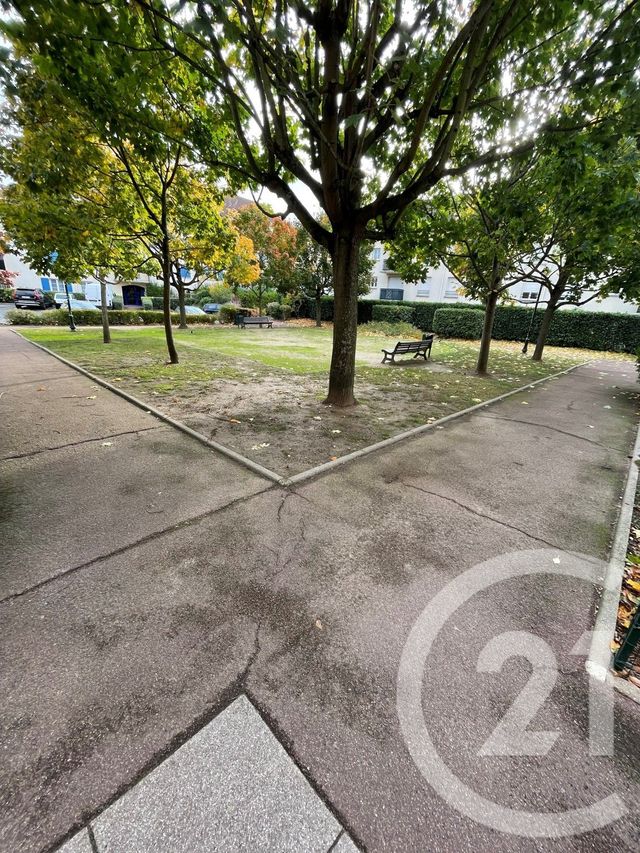 Afficher la photo en grand Appartement F2 à vendre - 2 pièces - 34.55 m2 - CERGY - 95 - ILE-DE-FRANCE - Century 21 Osmose