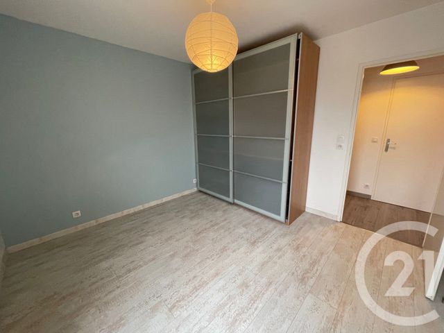 Appartement F3 à vendre - 3 pièces - 61.07 m2 - CERGY - 95 - ILE-DE-FRANCE - Century 21 Osmose