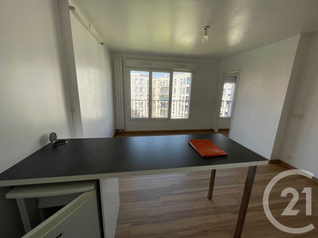 Appartement F1 à louer - 2 pièces - 28.0 m2 - CERGY - 95 - ILE-DE-FRANCE - Century 21 Osmose