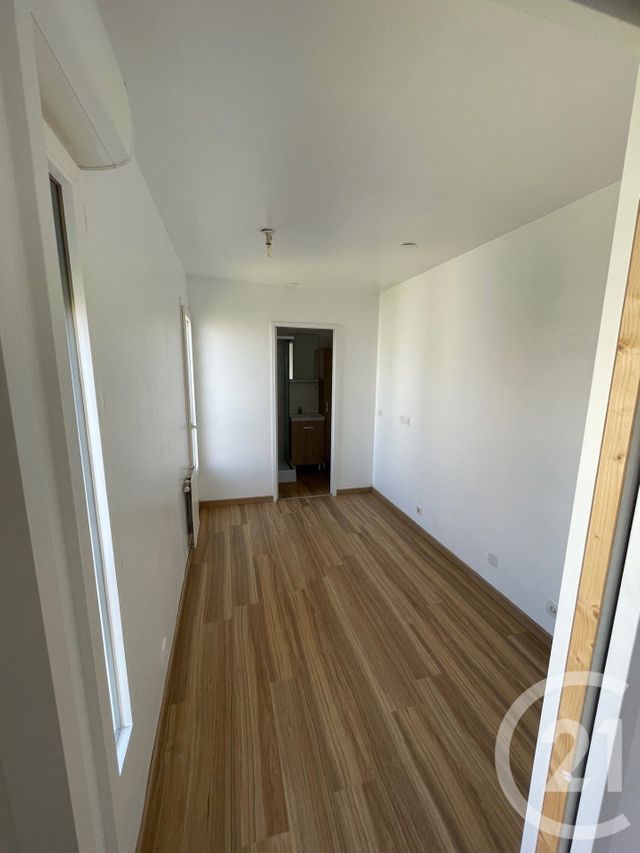 Appartement F1 à louer - 2 pièces - 28.0 m2 - CERGY - 95 - ILE-DE-FRANCE - Century 21 Osmose