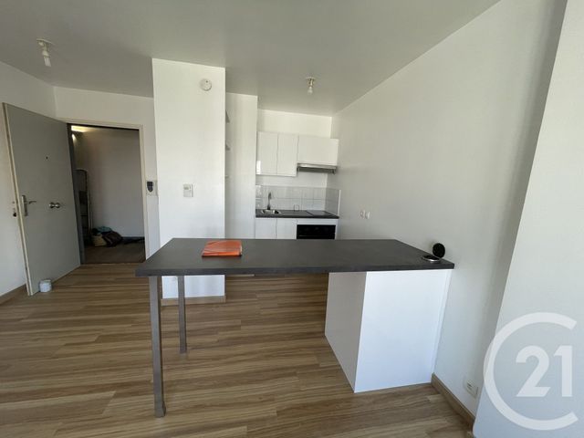 Appartement F1 à louer - 2 pièces - 28.0 m2 - CERGY - 95 - ILE-DE-FRANCE - Century 21 Osmose