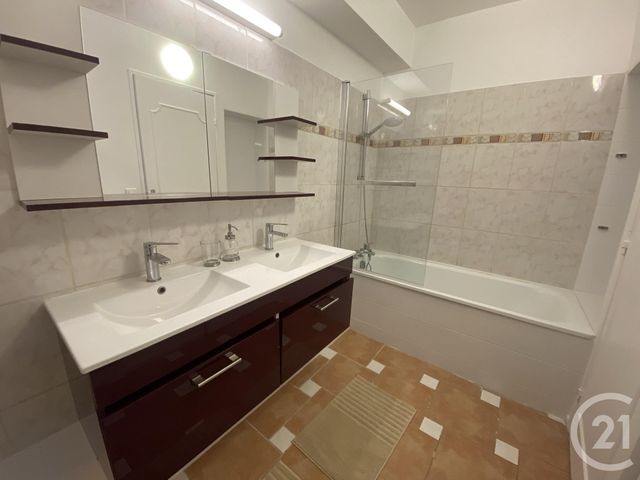 Appartement F4 à vendre - 5 pièces - 81.81 m2 - CERGY - 95 - ILE-DE-FRANCE - Century 21 Osmose