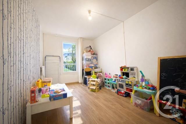 Appartement F4 à vendre - 4 pièces - 80.94 m2 - ERAGNY SUR OISE - 95 - ILE-DE-FRANCE - Century 21 Osmose