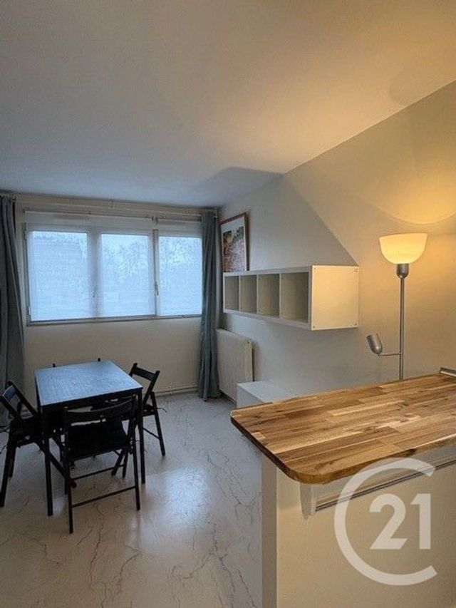 Appartement Studio à louer - 1 pièce - 38.85 m2 - CERGY - 95 - ILE-DE-FRANCE - Century 21 Osmose