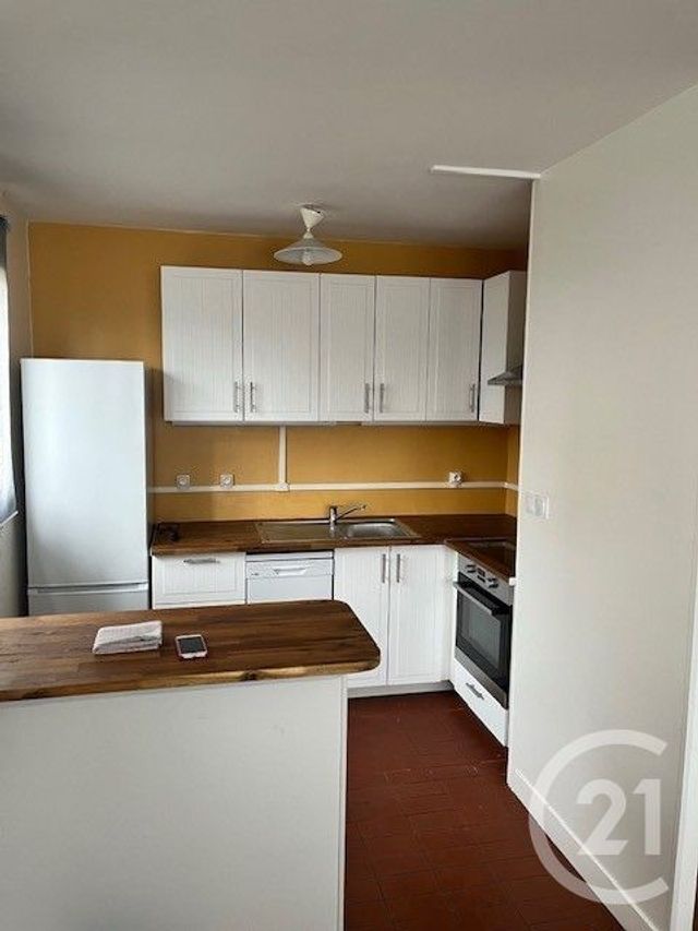Appartement Studio à louer - 1 pièce - 38.85 m2 - CERGY - 95 - ILE-DE-FRANCE - Century 21 Osmose