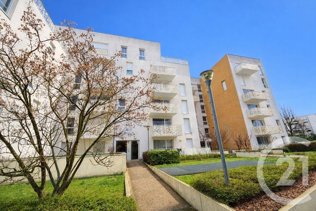 Appartement F2 à vendre - 2 pièces - 40.17 m2 - CERGY - 95 - ILE-DE-FRANCE - Century 21 Osmose