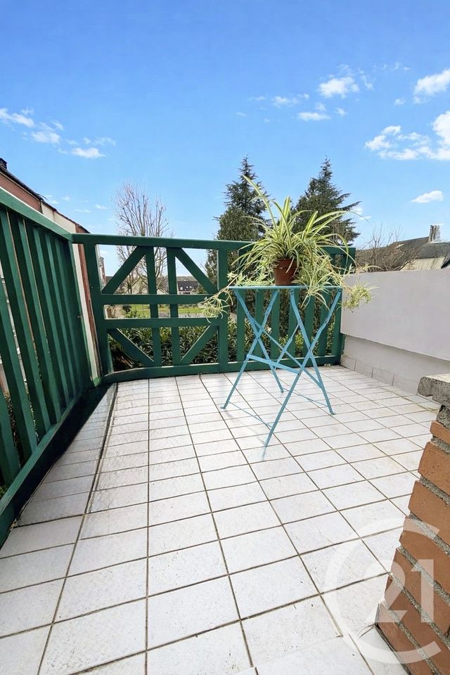 Appartement F3 à vendre - 3 pièces - 72.77 m2 - CERGY - 95 - ILE-DE-FRANCE - Century 21 Osmose