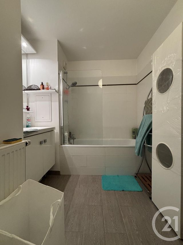 Appartement F3 à vendre - 3 pièces - 57.57 m2 - CERGY - 95 - ILE-DE-FRANCE - Century 21 Osmose