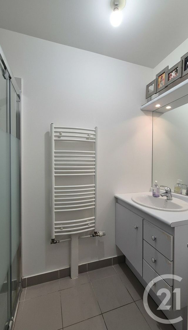 Appartement F4 à vendre - 4 pièces - 89.4 m2 - CERGY - 95 - ILE-DE-FRANCE - Century 21 Osmose