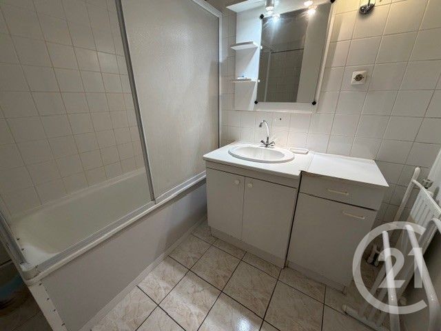 Appartement F2 à vendre - 2 pièces - 49.23 m2 - CERGY - 95 - ILE-DE-FRANCE - Century 21 Osmose